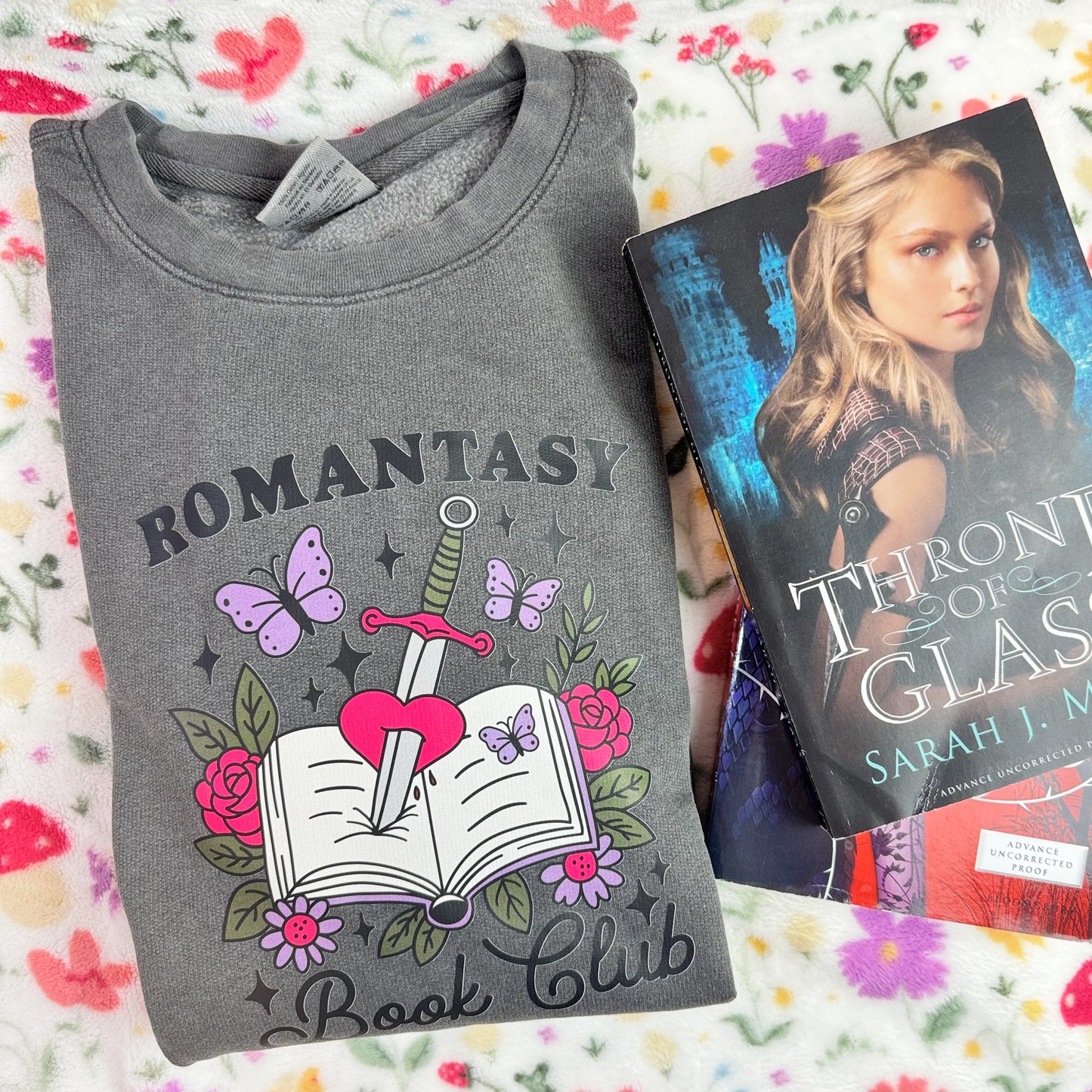 Romantasy Book Club Comfort Colors Lightweight Sweatshirt