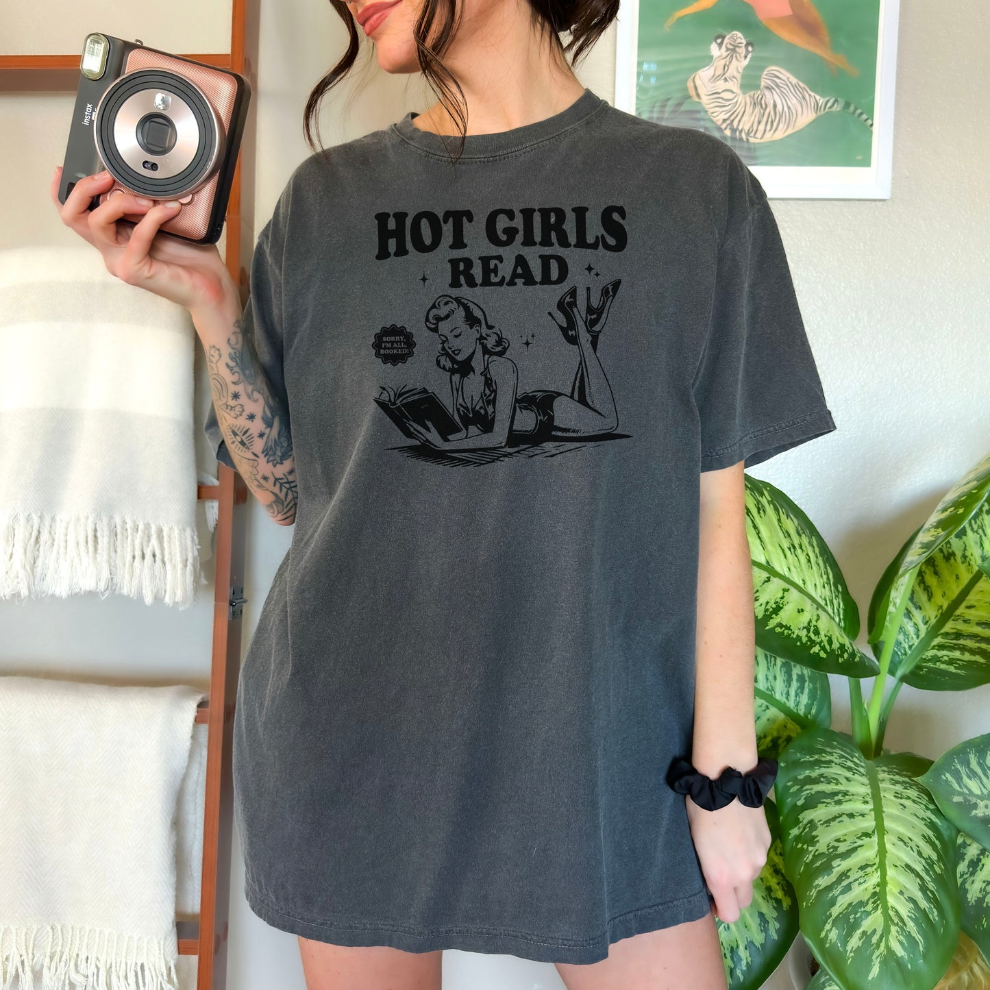 Hot Girls Read Comfort Colors T-Shirt | Retro Bookish Summer Tee for Readers