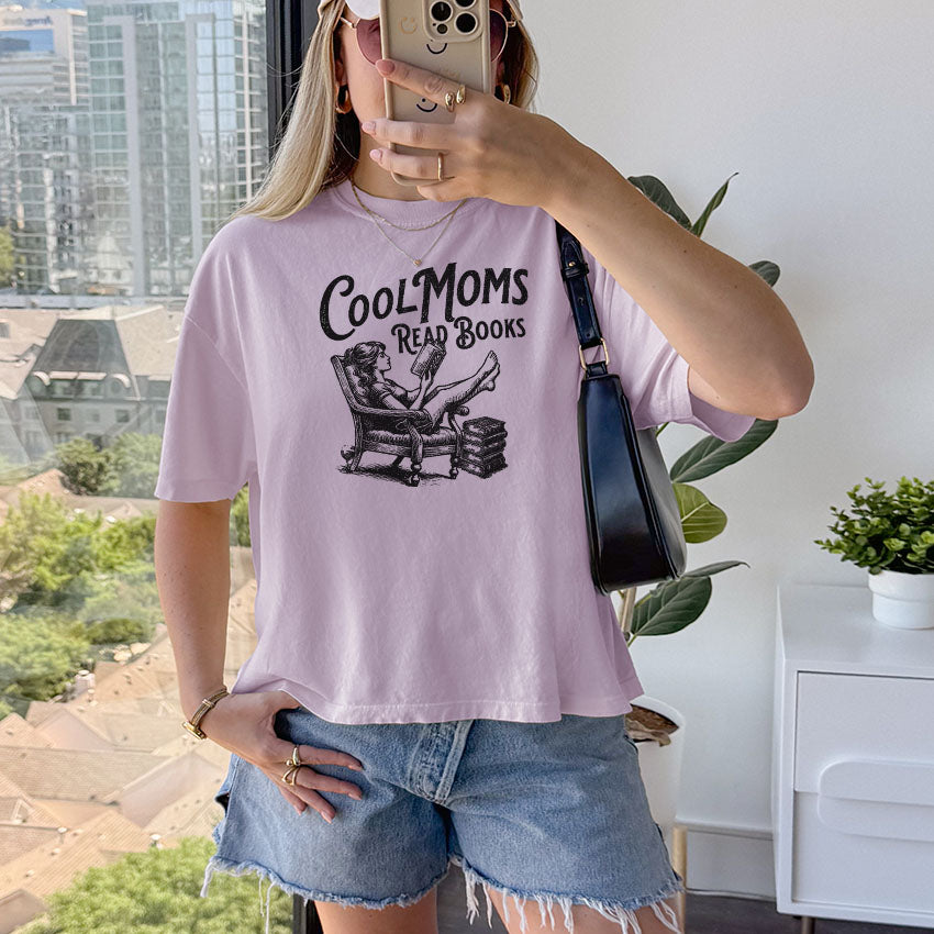 Cool Moms Read Books Heavyweight Comfort Colors Boxy Cropped Shirt