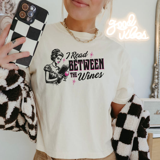 I Read Between The Wines Heavyweight Comfort Colors Boxy Cropped Shirt