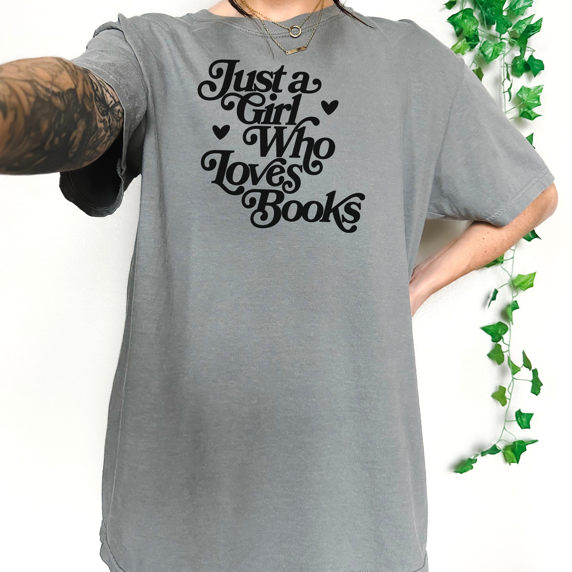 Just A Girl Who Loves Books Premium T-Shirt - Natalia’s Design Studio